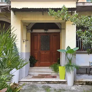 https://acasamiasanpietro.it-romehotels.com